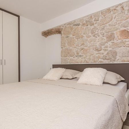 Apartmani Mustaca Dvori Privlaka  Eksteriør bilde