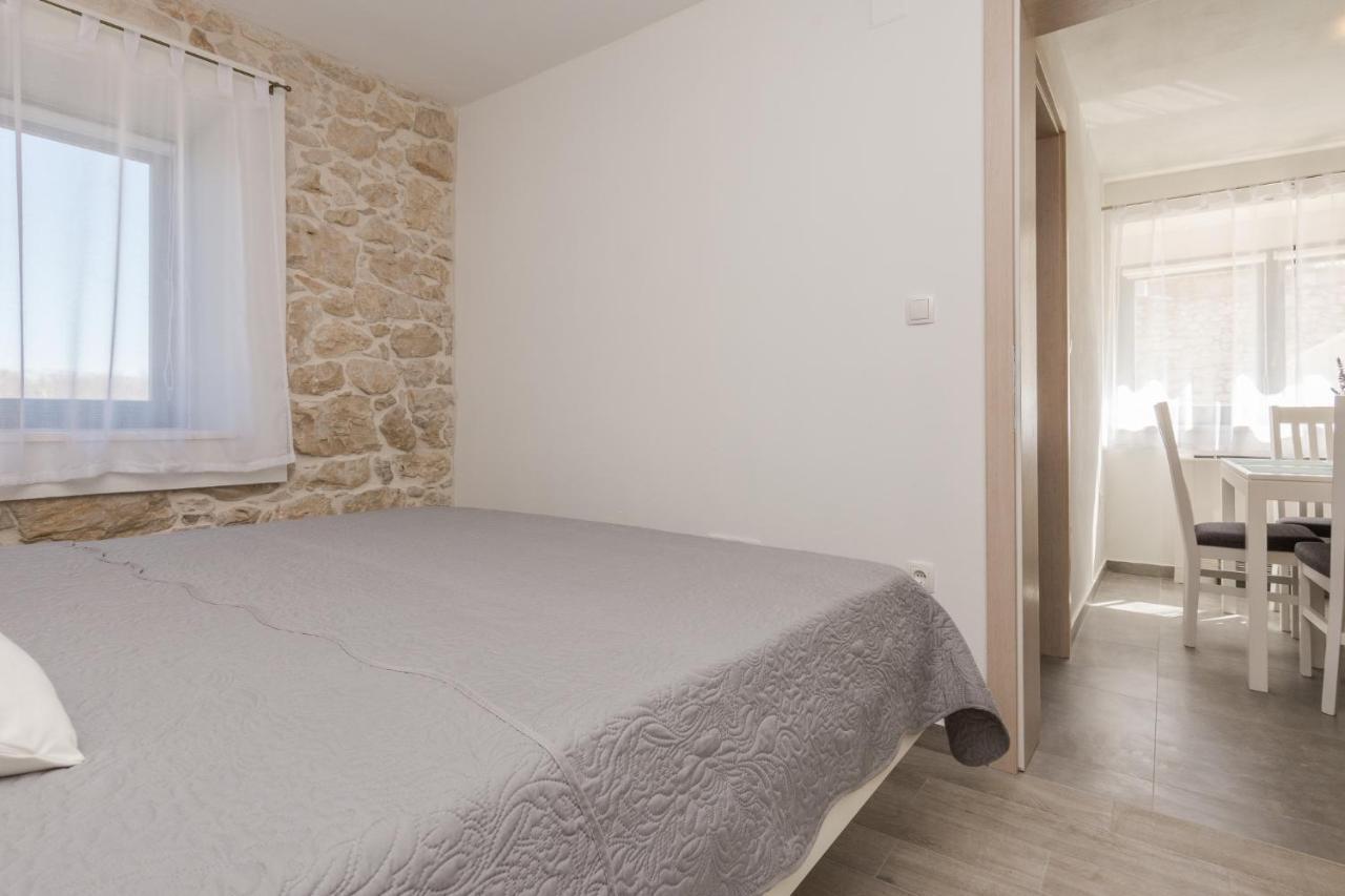 Apartmani Mustaca Dvori Privlaka  Eksteriør bilde