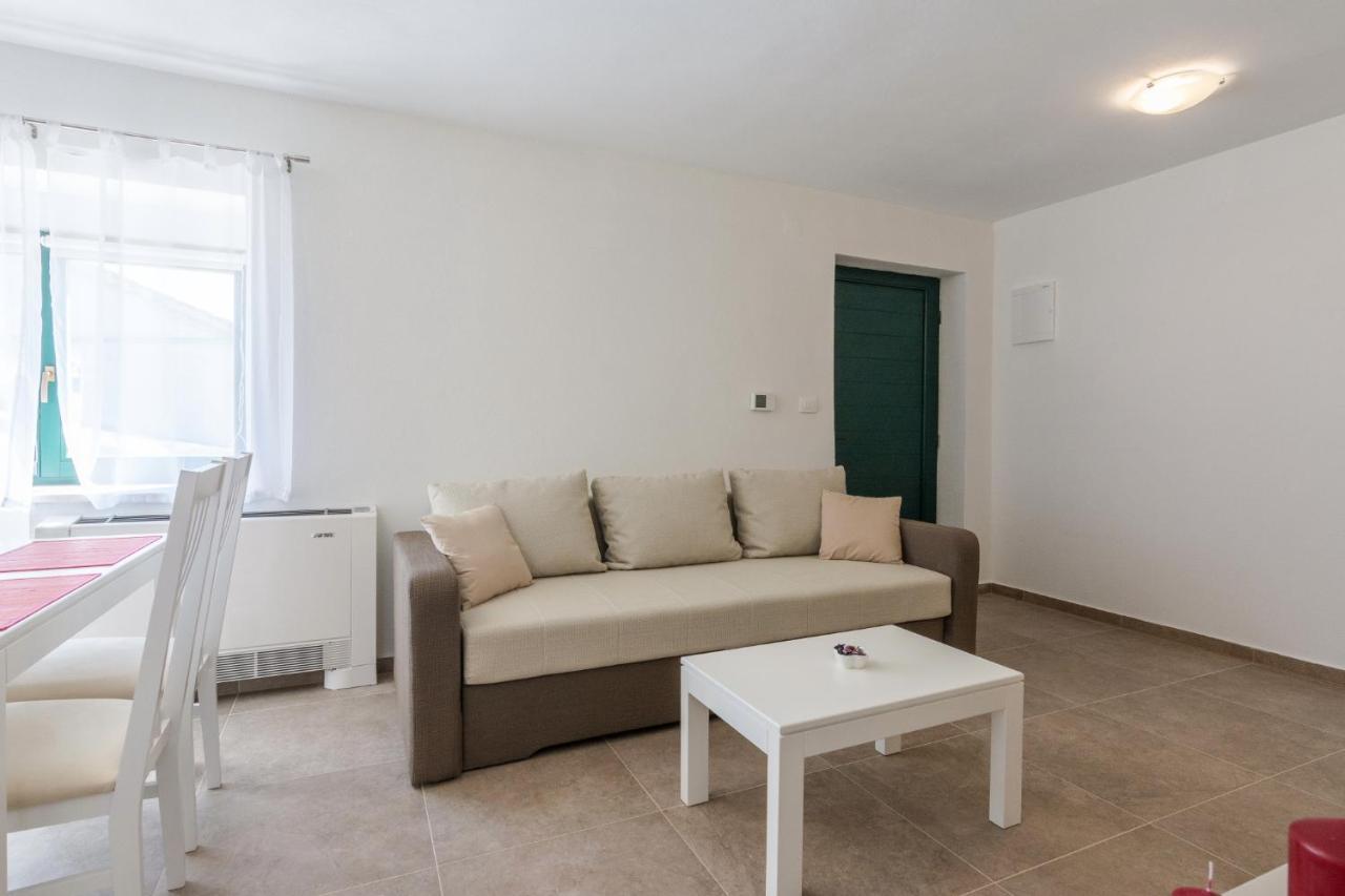 Apartmani Mustaca Dvori Privlaka  Eksteriør bilde