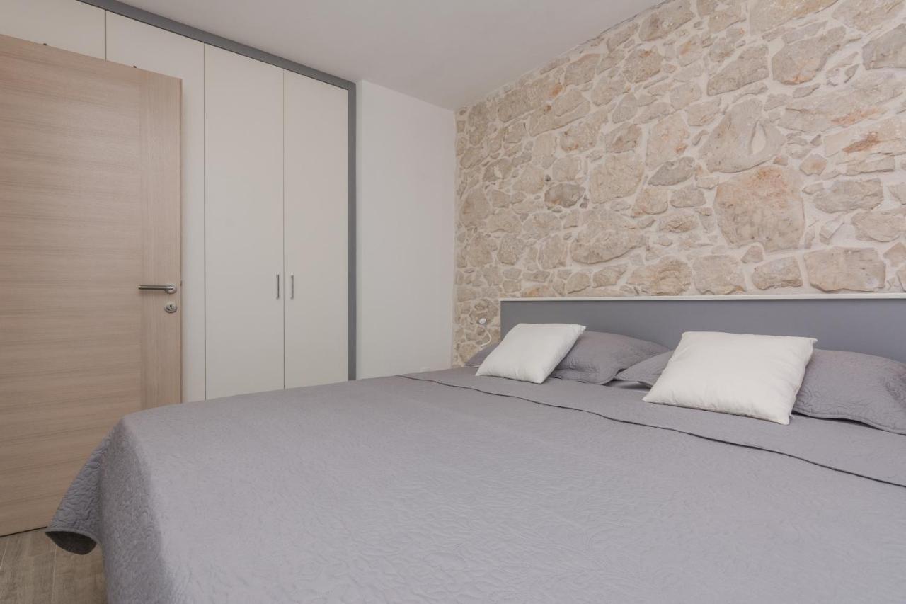 Apartmani Mustaca Dvori Privlaka  Eksteriør bilde